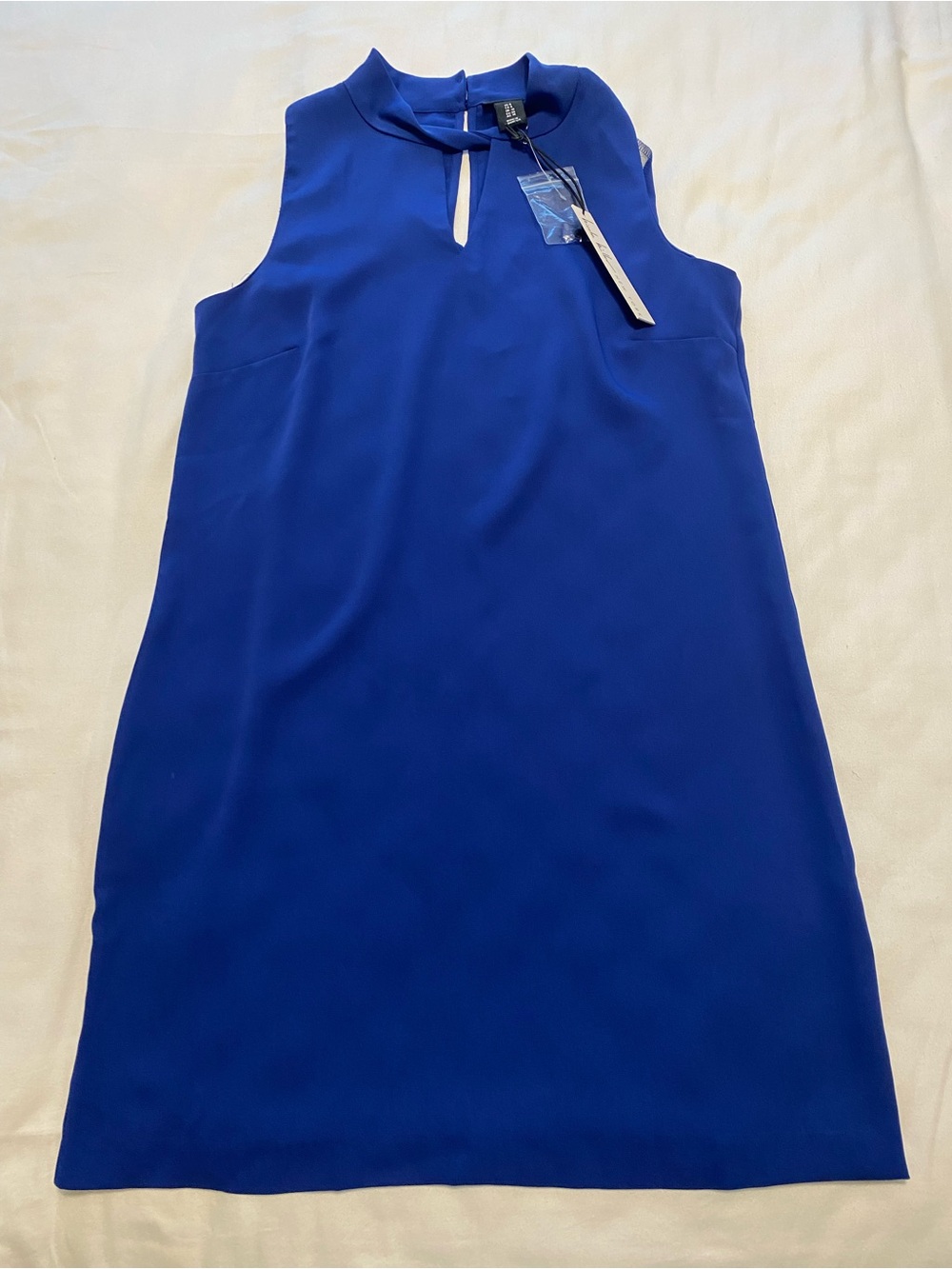 NEW Nicole Miller Blue Sleeveless Keyhole Shift Dress Size 6 with flaw